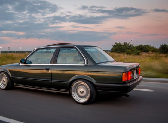 картинка Новые диски BBS RS R18 5X114,3/5X120 ET42 J8 серебро + золотистые болтики магазин  StreetTuning 