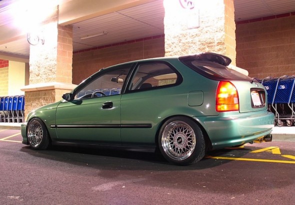 картинка Новые диски BBS RS R16 4X100/4X108 ET20 J8 серебро + золотистые болтики магазин  StreetTuning 