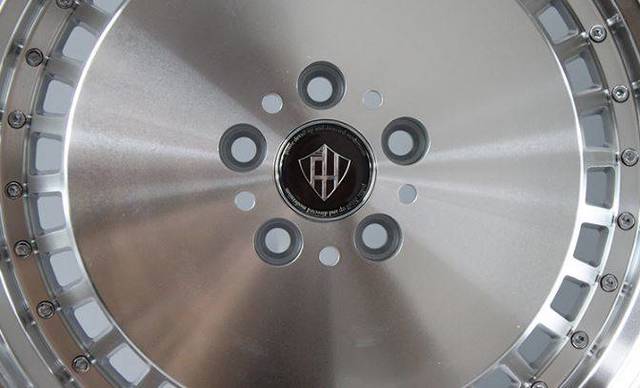 картинка Новые диски Stuttgart ST4 R17 5X112 ET35 J7,5, серебряные магазин  StreetTuning 