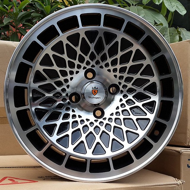 картинка Новые диски Stuttgart ST7 R18 5X100 ET35 J8,5, серебристые магазин  StreetTuning 