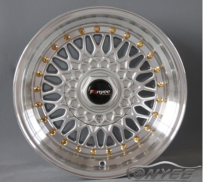 картинка Новые диски BBS RS R15 4X100/4X108 ET15 J8 серебро + золотистые болтики магазин  StreetTuning 