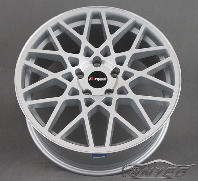 картинка Новые диски Rotiform blq R18 5х100 ET35 J8 серебро магазин  StreetTuning 