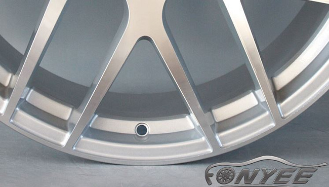 картинка Новые диски Avid 1 R20 5X112 ET35 J9,5 серебро магазин  StreetTuning 