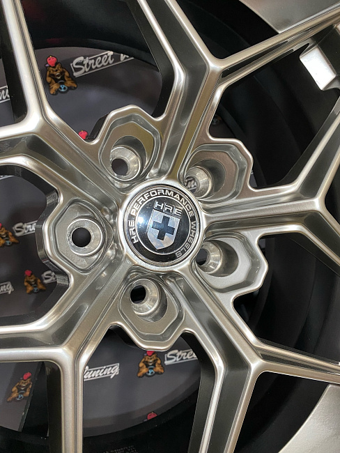 картинка Новые диски HRE FF11 Flow Forming R18 J8 ET38 5X108, Hyper Black магазин  StreetTuning 