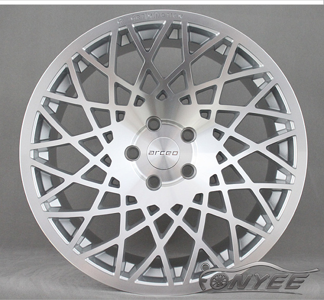 картинка Новые диски Art In Motion MA1 Cast R18 5x112 ET40 J8,5 серебристые магазин  StreetTuning 