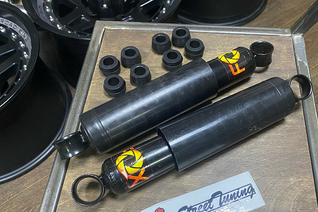 картинка Задние масляные амортизаторы FOX -50 мм для Ваз 2101-07 магазин  StreetTuning 