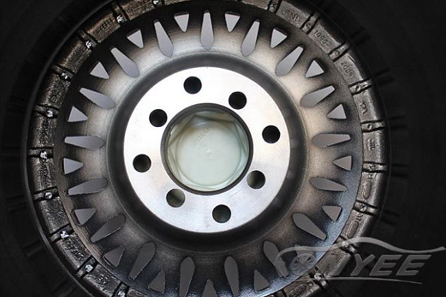 картинка Новые диски BBS RS R18 5X120/5X112 ET40 J8 черный мат + серебристые болтики магазин  StreetTuning 