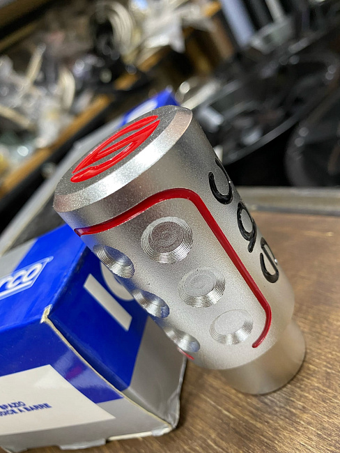 картинка Ручка КПП Sparco Style серебристая-RED "Универсальная" АКПП-МКПП магазин  StreetTuning 