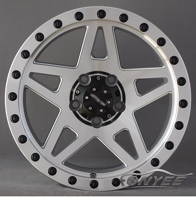 картинка Новые диски MVF-968 R16 5X114,3 ET15 J7 серебро и черные болтики магазин  StreetTuning 