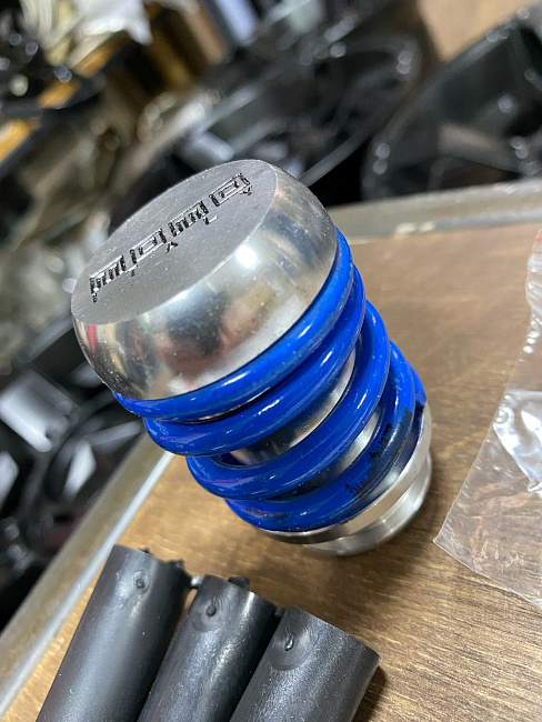 картинка Ручка КПП MOMO Springs синяя в стиле койловера магазин  StreetTuning 