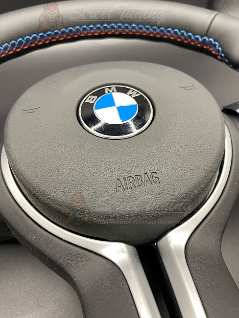 картинка Руль BMW E90 E92 E70 E71 с подушкой в стиле M3 F80, эко-кожа, без подогрева магазин  StreetTuning 