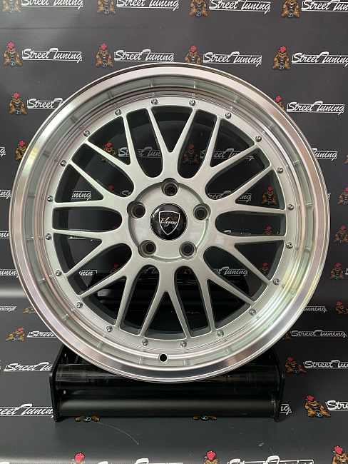 картинка Новые диски BBS LM R18 J8 ET30 5x114.3 Silver магазин  StreetTuning 
