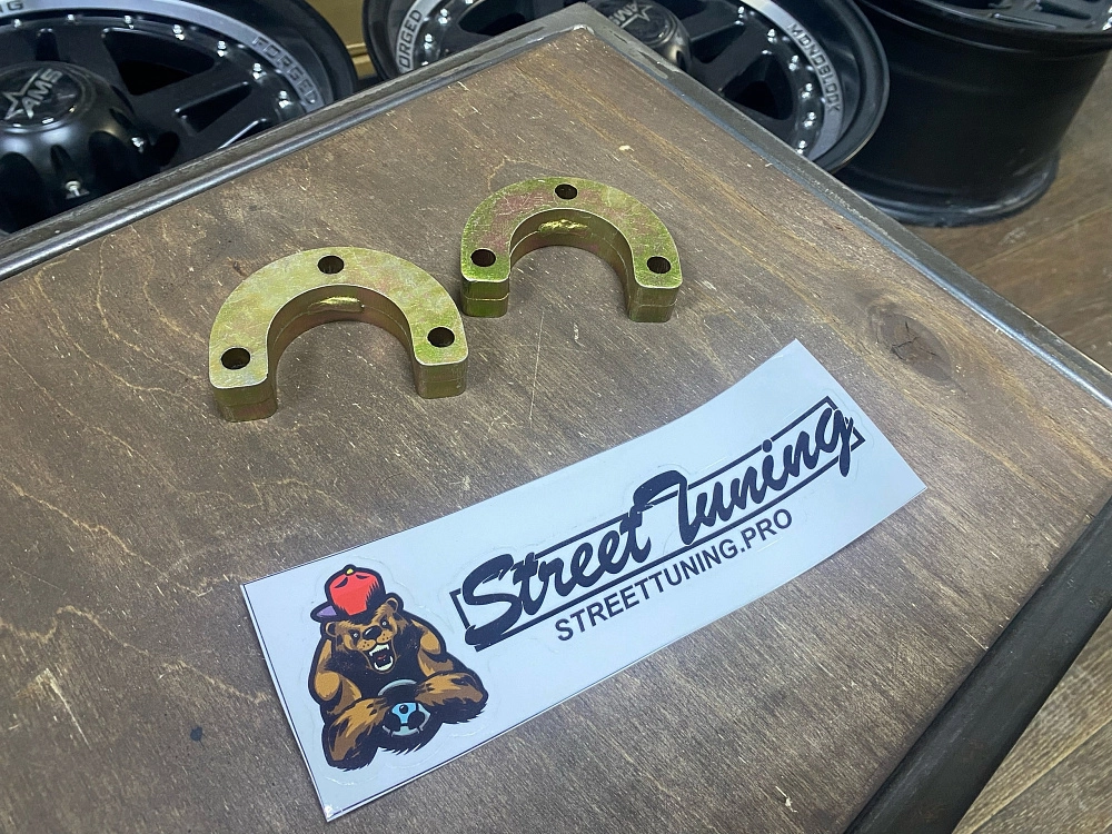 картинка Проставки 20 мм. под верхние шаровые "GTS" для ВАЗ Нива 2121-2131 от магазина  StreetTuning