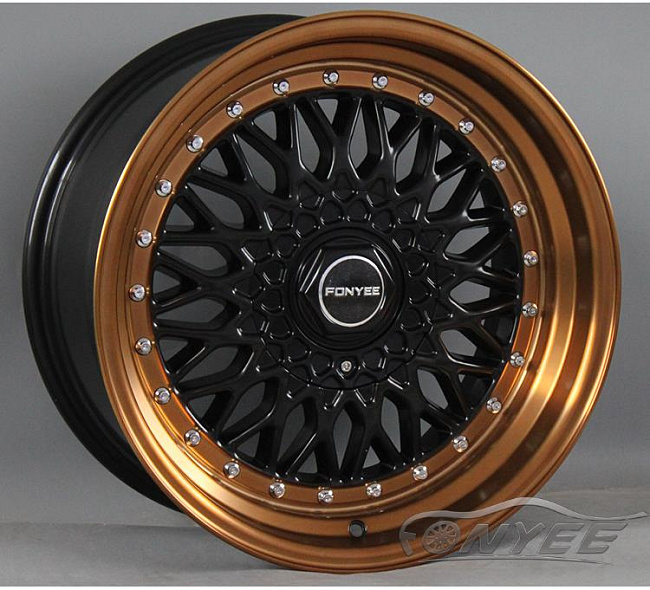 картинка Новые диски BBS RS R17 4X100/4X114,3 ET20 J8,5 черный мат + серебристые болтики магазин  StreetTuning 