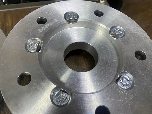 картинка Проставка переходная 25 мм 5x139.7-5x114.3, ЦО 98.5-60.1 шпилька 12x1.5 магазин  StreetTuning 