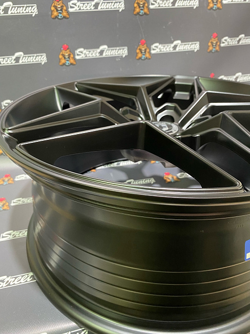 картинка Новые диски HRE FF11 Flow Forming R18 J8 ET35 5X108, Black Mat магазин  StreetTuning 