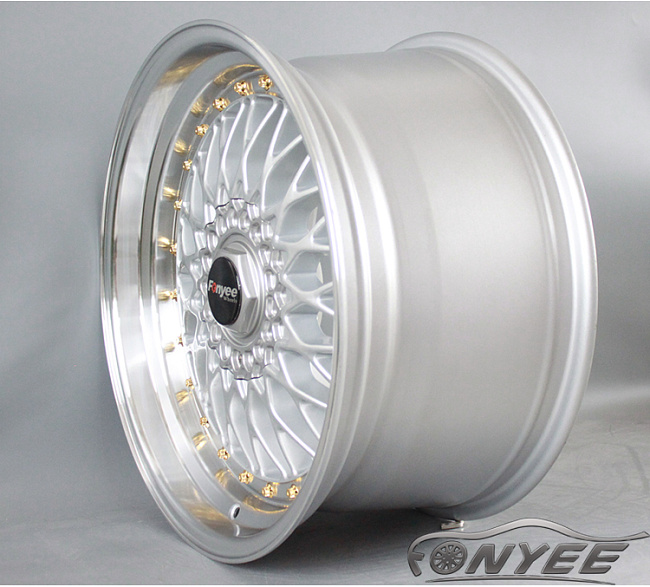 картинка Новые диски BBS RS R18 5X114,3/5X120 ET42 J9,5 серебро + золотистые болтики магазин  StreetTuning 