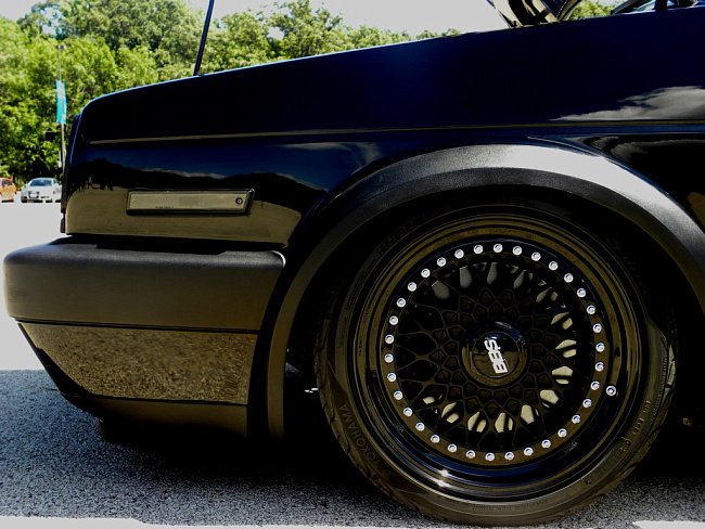 картинка Новые диски BBS RS R18 5X120/5X112 ET40 J8 черный мат + серебристые болтики магазин  StreetTuning 