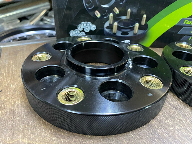 картинка Проставка переходная 25 мм 5x112-5x130,ЦО 66.6-71.6 FUT 14X1.5 магазин  StreetTuning 