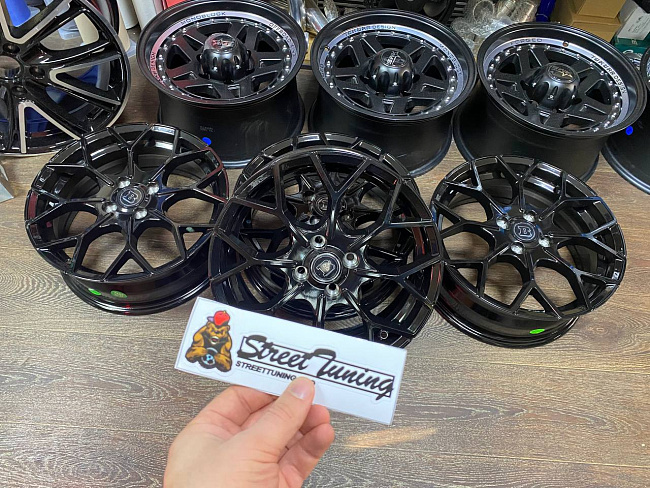 картинка Новые диски для Smart R16 4X100 ET42 J6 черный глянец магазин  StreetTuning 