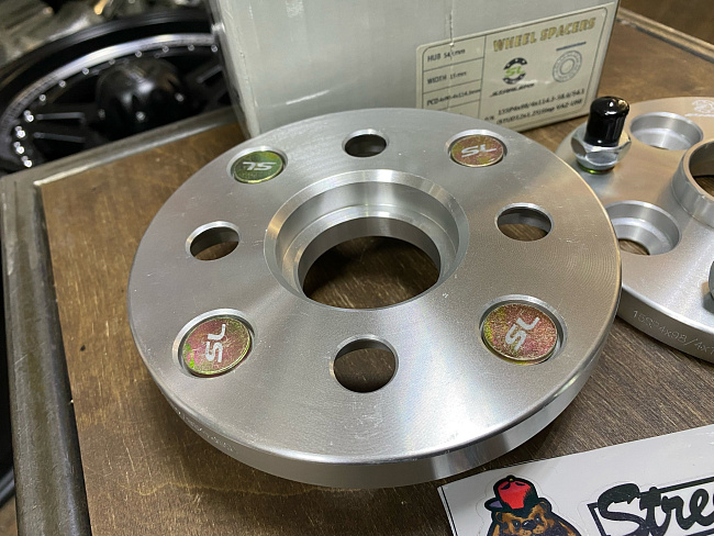 картинка Проставка переходная 15 мм 4x98-4x114.3,ЦО 58.6-54.1 шпилька 12x1.25 магазин  StreetTuning 