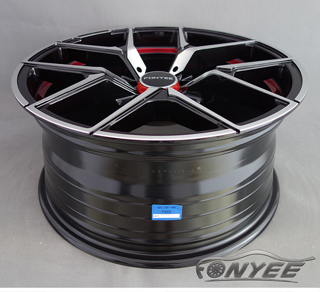 картинка Новые диски AMG SERIES 2017 R18 5х112 ET35 J8 черный + красный магазин  StreetTuning 