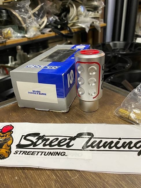 картинка Ручка КПП Sparco Style серебристая-RED "Универсальная" АКПП-МКПП магазин  StreetTuning 