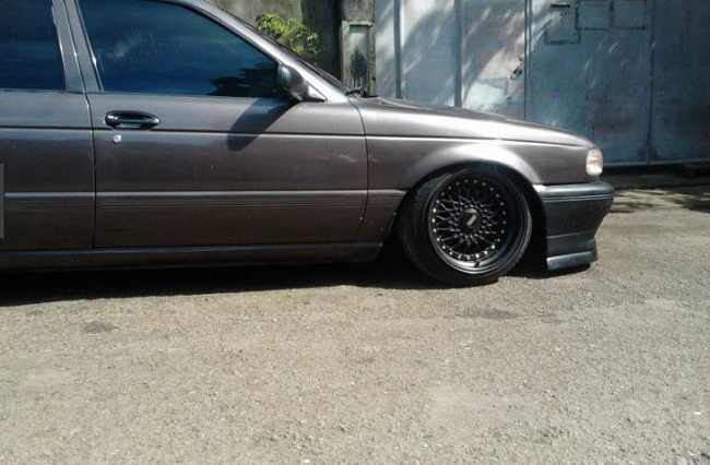 картинка Новые диски BBS RS R18 5X120/5X112 ET40 J8 черный мат + серебристые болтики магазин  StreetTuning 