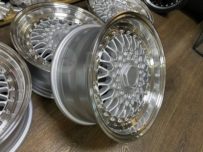 картинка Новые диски BBS RS R15 J8 ET5 4x108/100 серебро магазин  StreetTuning 