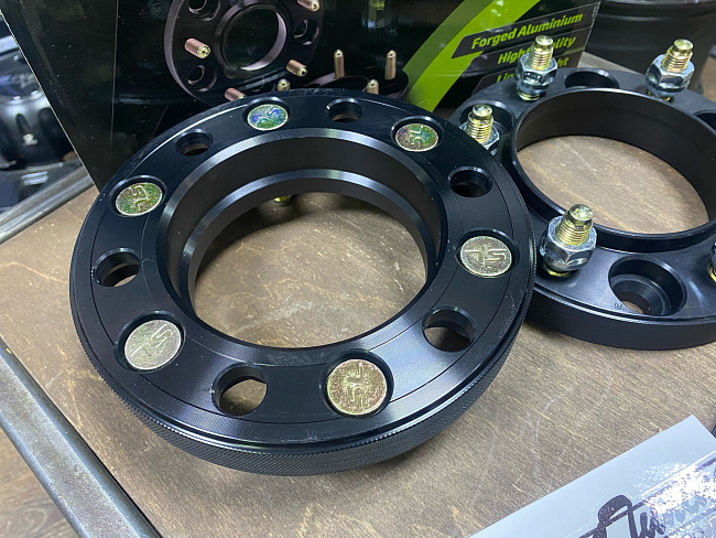 картинка Проставка Starleks 25 мм 6x139,7 цо 106 шпилечная M12x1,5 магазин  StreetTuning 