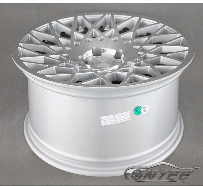 картинка Новые диски Art In Motion MA1 Cast R18 5x112 ET40 J8,5 серебристые магазин  StreetTuning 