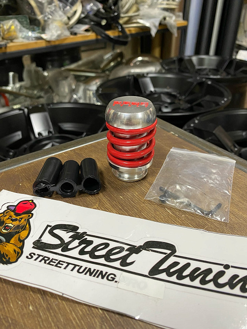 картинка Ручка КПП MOMO Springs красная в стиле койловера магазин  StreetTuning 