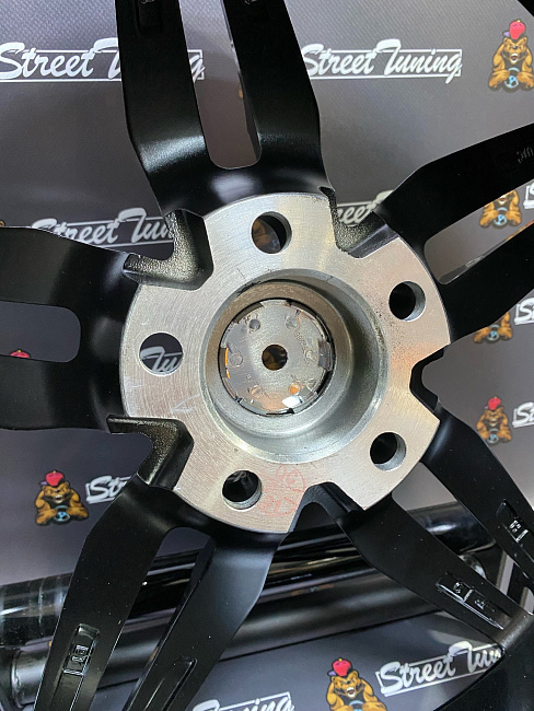 картинка Новые диски Inforged R19 J8.5 ET38 5x108 Black + Silver магазин  StreetTuning 