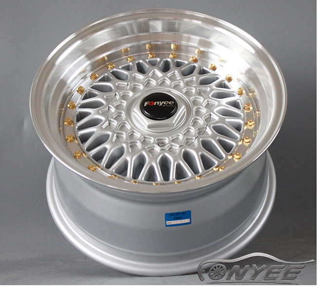 картинка Новые диски BBS RS R15 4X100/4X108 ET15 J8 серебро + золотистые болтики магазин  StreetTuning 