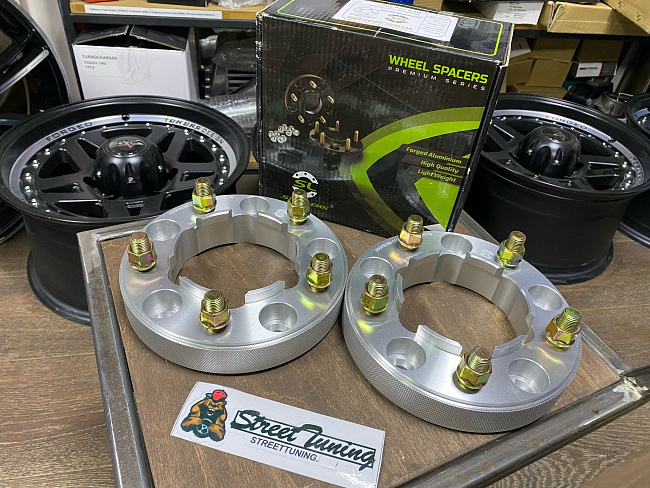 картинка Проставка Starleks 35 мм 5x150 цо 110.1 шпилечная M14x1,5 HUB магазин  StreetTuning 