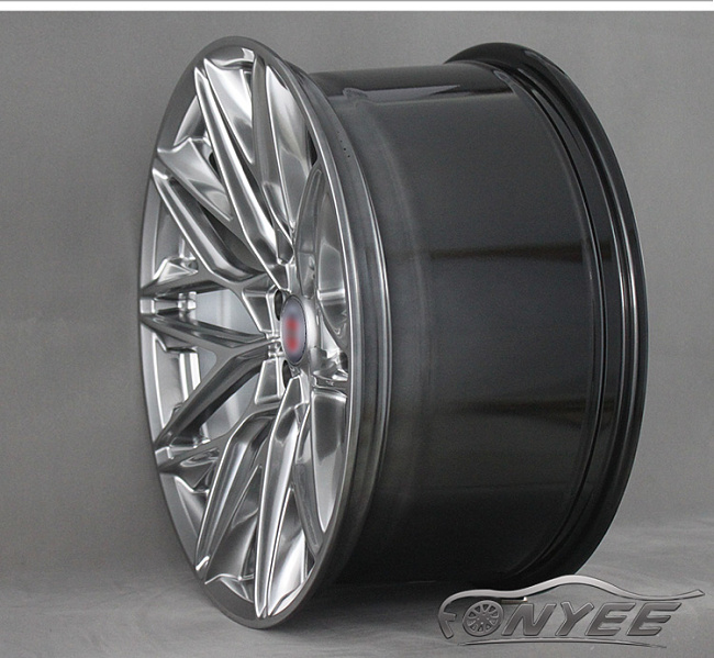 картинка Новые диски HRE P200 Replika R19 5X114,3 ET35 J9,5, серебристо-платиновые магазин  StreetTuning 