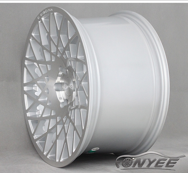 картинка Новые диски Art In Motion MA1 Cast R18 5x112 ET40 J8,5 серебристые магазин  StreetTuning 