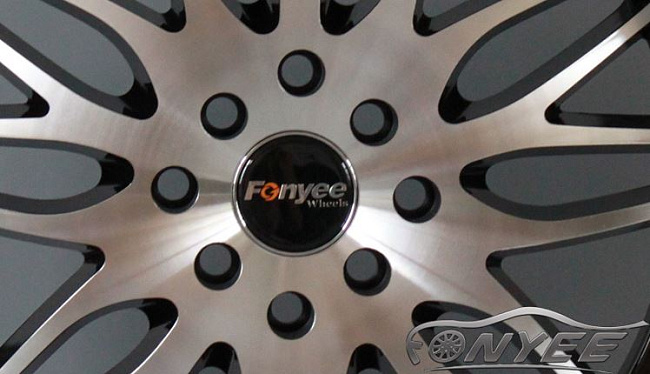 картинка Новые диски Fonyee sports 3 R17 J7,5 ET38 4x114,3/4x100 черный + серебро магазин  StreetTuning 