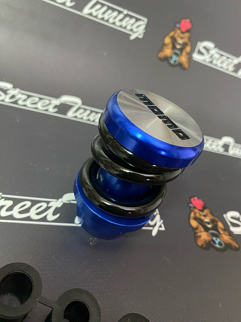 картинка Ручка КПП MOMO Springs в стиле койловера, синяя, пружина черная магазин  StreetTuning 