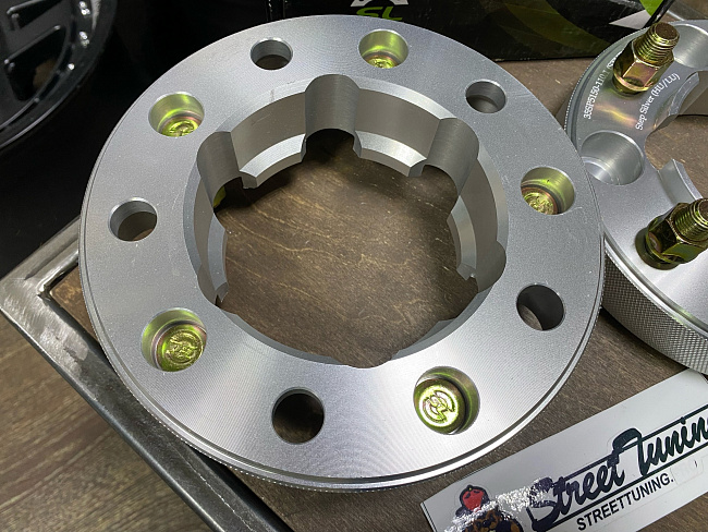 картинка Проставка Starleks 35 мм 5x150 цо 110.1 шпилечная M14x1,5 HUB магазин  StreetTuning 