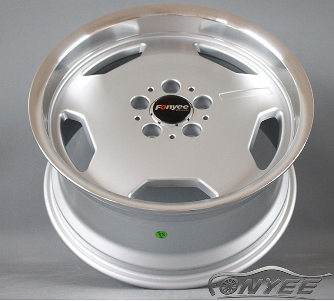 картинка Новые диски Mercedes AMG Monoblock R17 5X112 ET30 J8 серебро + полированная полка магазин  StreetTuning 