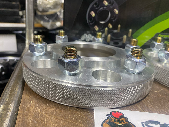 картинка Проставка Starleks 25 мм 6x139,7 цо 106 шпилечная M12x1,5 магазин  StreetTuning 