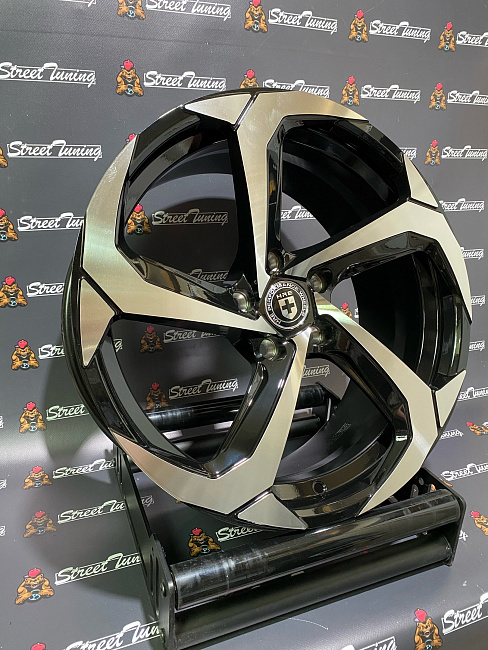 картинка Новые диски FF FW111 Flow Forming R18 J8 ET35 5X114.3 магазин  StreetTuning 