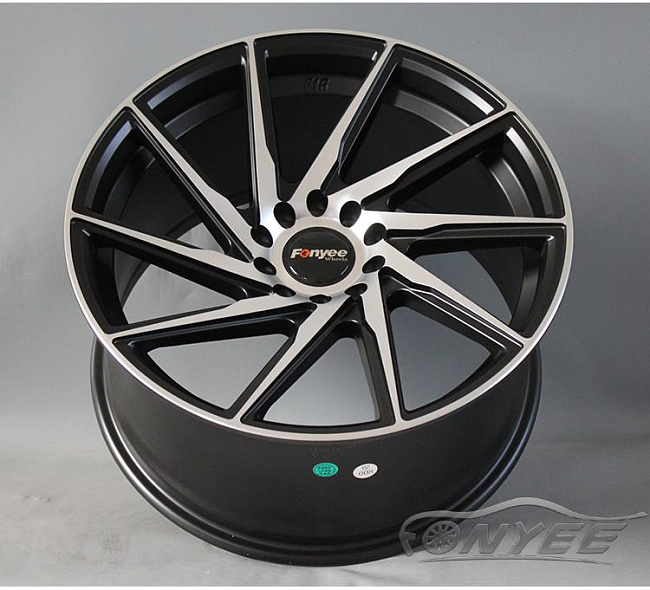 картинка Новые диски F1R F29 R18 5х120/114,3 ET38 J8,5 черный + серебро магазин  StreetTuning 