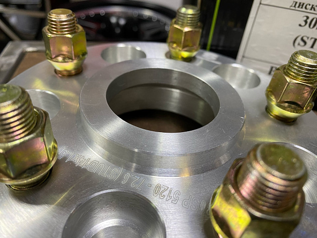 картинка Проставка Starleks 30 мм 5x120, шпилька 14x1.5 цо 72,6 - РФ магазин  StreetTuning 