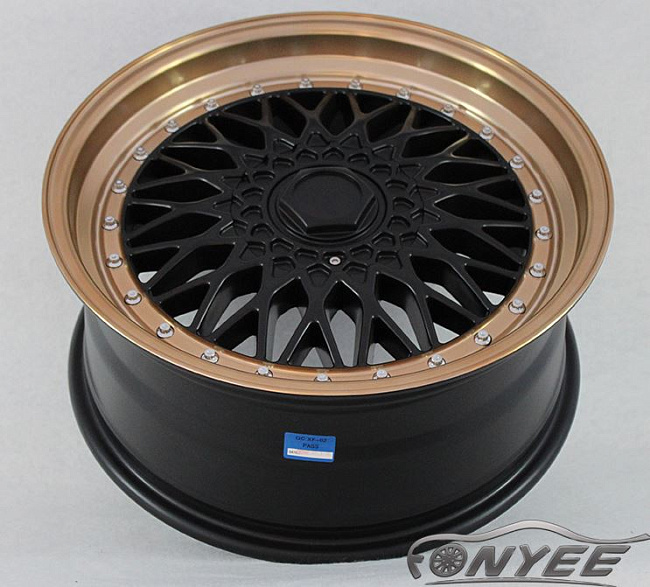 картинка Новые диски BBS RS R18 5X120/5X114,3 ET30 J8 черный мат + серебристые болтики магазин  StreetTuning 