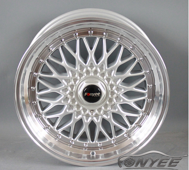 картинка Новые диски BBS RS R18 5X114,3/5X112 ET30 J9,5 серебро + полированная полка магазин  StreetTuning 