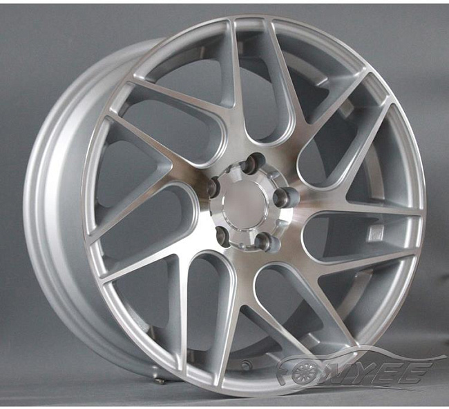 картинка Новые диски Stuttgart ST12 R18 5X112 ET40 J8,5, серебристые магазин  StreetTuning 