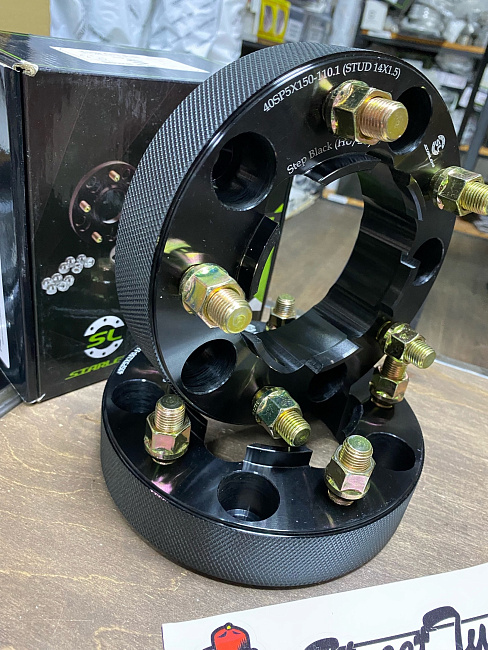 картинка Проставка Starleks 40 мм 5x150 цо 110.1 шпилечная M14x1,5 магазин  StreetTuning 