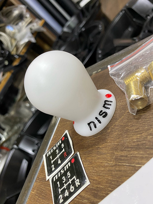 картинка Ручка КПП Nismo белая магазин  StreetTuning 